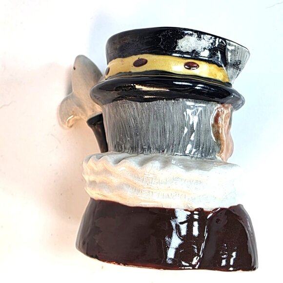The Vintage Highmount M.B.D. Fine Bone China Small Toby/Character Jug "Beefeater - Picture 3 of 6